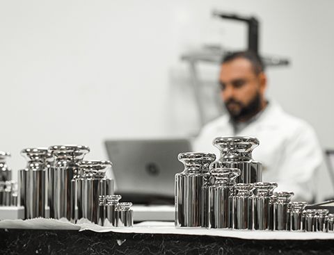 Solicitudes comerciales Metroglobal Laboratorio de Metrología Cardinal Weighing Colombia