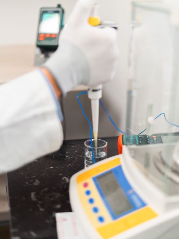 probetas, buretas, pipetas, calibración volumétrica, aparatos de medición de líquidos, material de vidrio metrológico