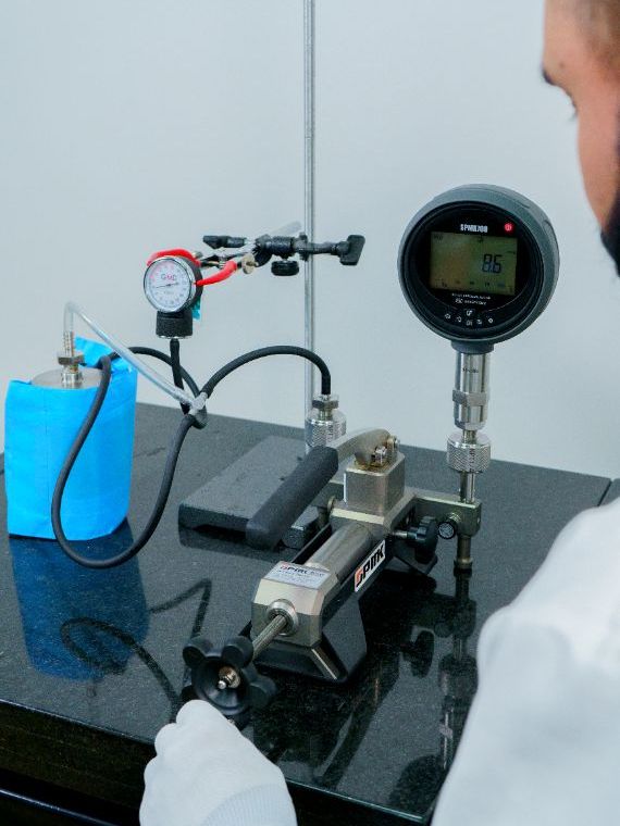  instrumentos de presión, calibración de manómetros, control de presión, medición industrial, trazabilidad presión, calibración certificada